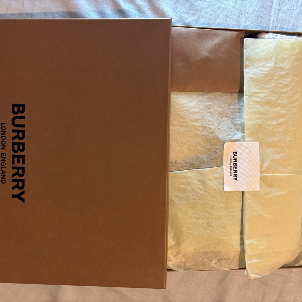 Burberry cashmere scarf